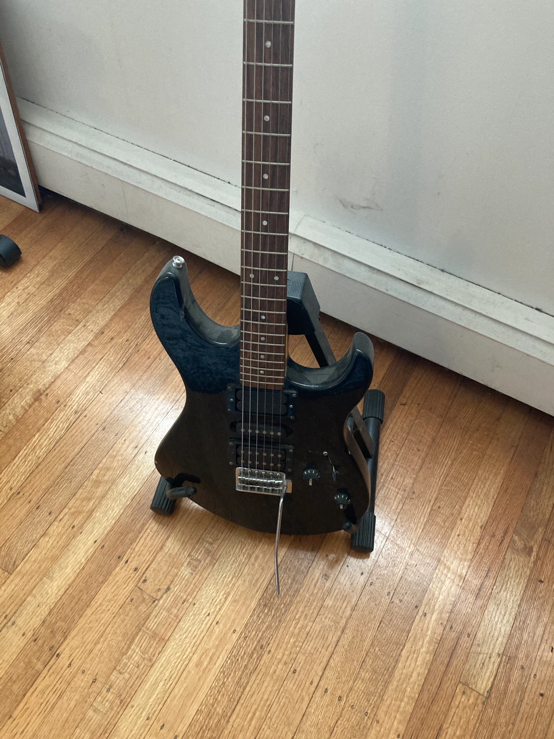 Yamaha ERG121 Electric Guitar - photo 2