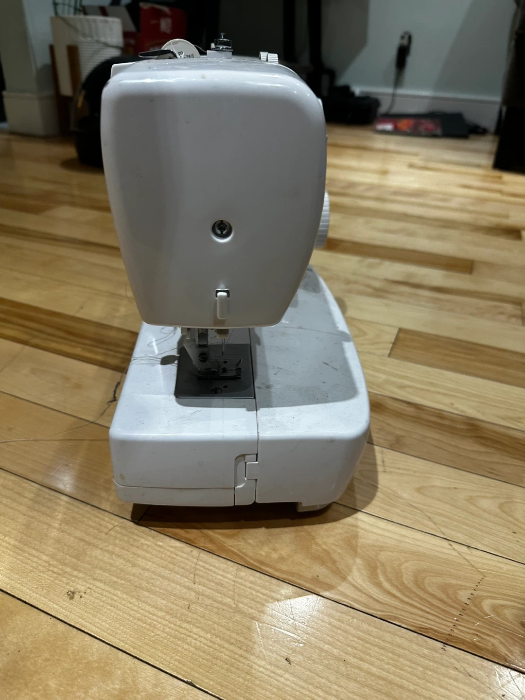 Singer Simple Sewing Machine - photo 3