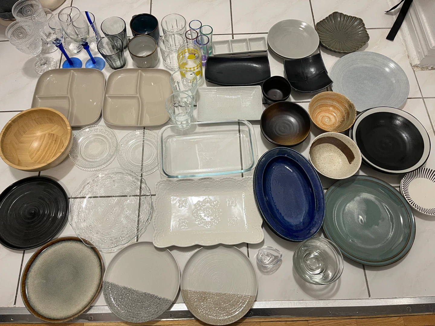Mixed Lot of Dinnerware and Drinkware