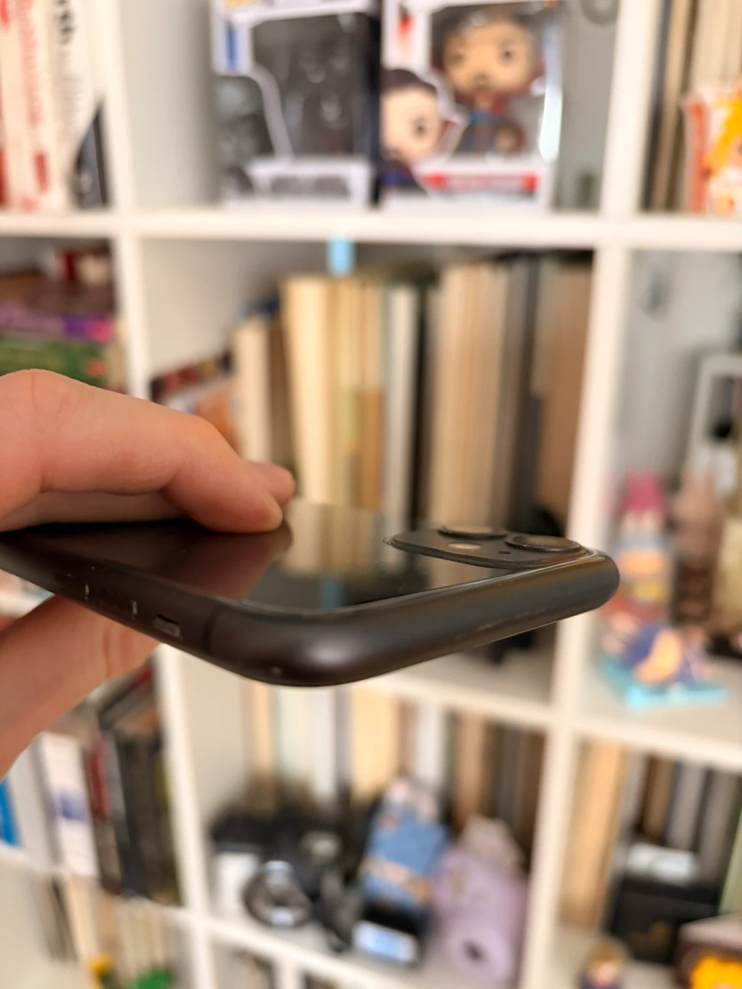 Apple iPhone 11 — Black / unlock / 128GB / OS 26.3 - photo 4