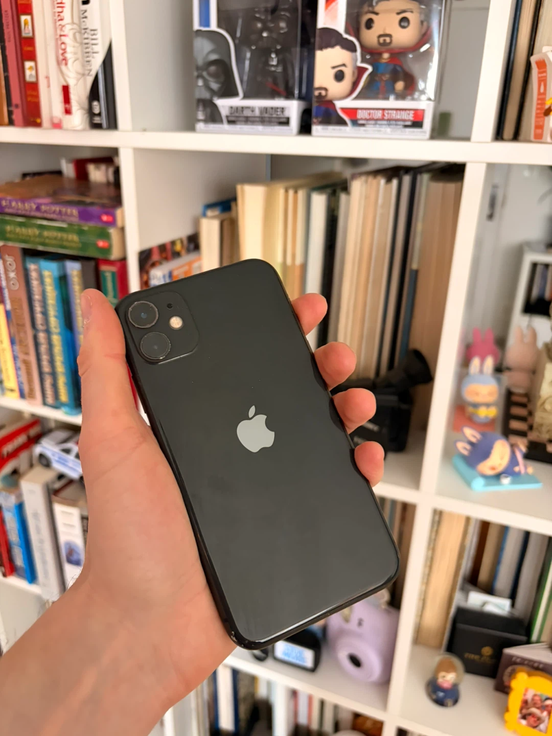 Apple iPhone 11 — Black / unlock / 128GB / OS 26.3 - photo 2