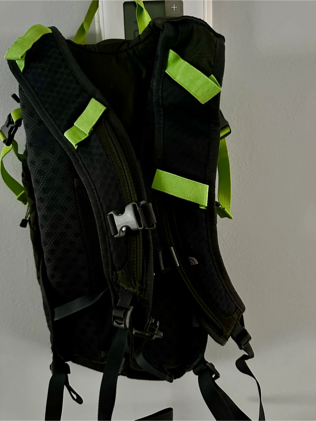The North Face Torrent 8 Backpack - photo 4