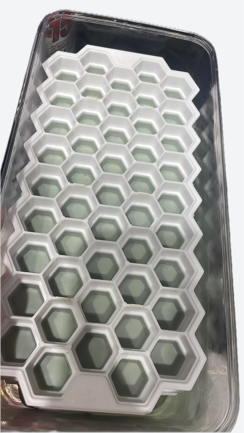 Honeycomb Ice Cube Tray with Lid - photo 2