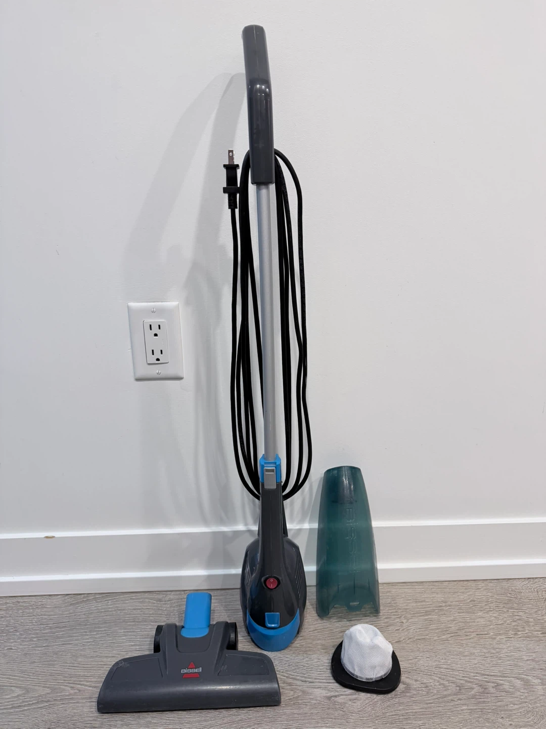 Bissell Vacuum Cleaner 2030C – $15 – Works Great