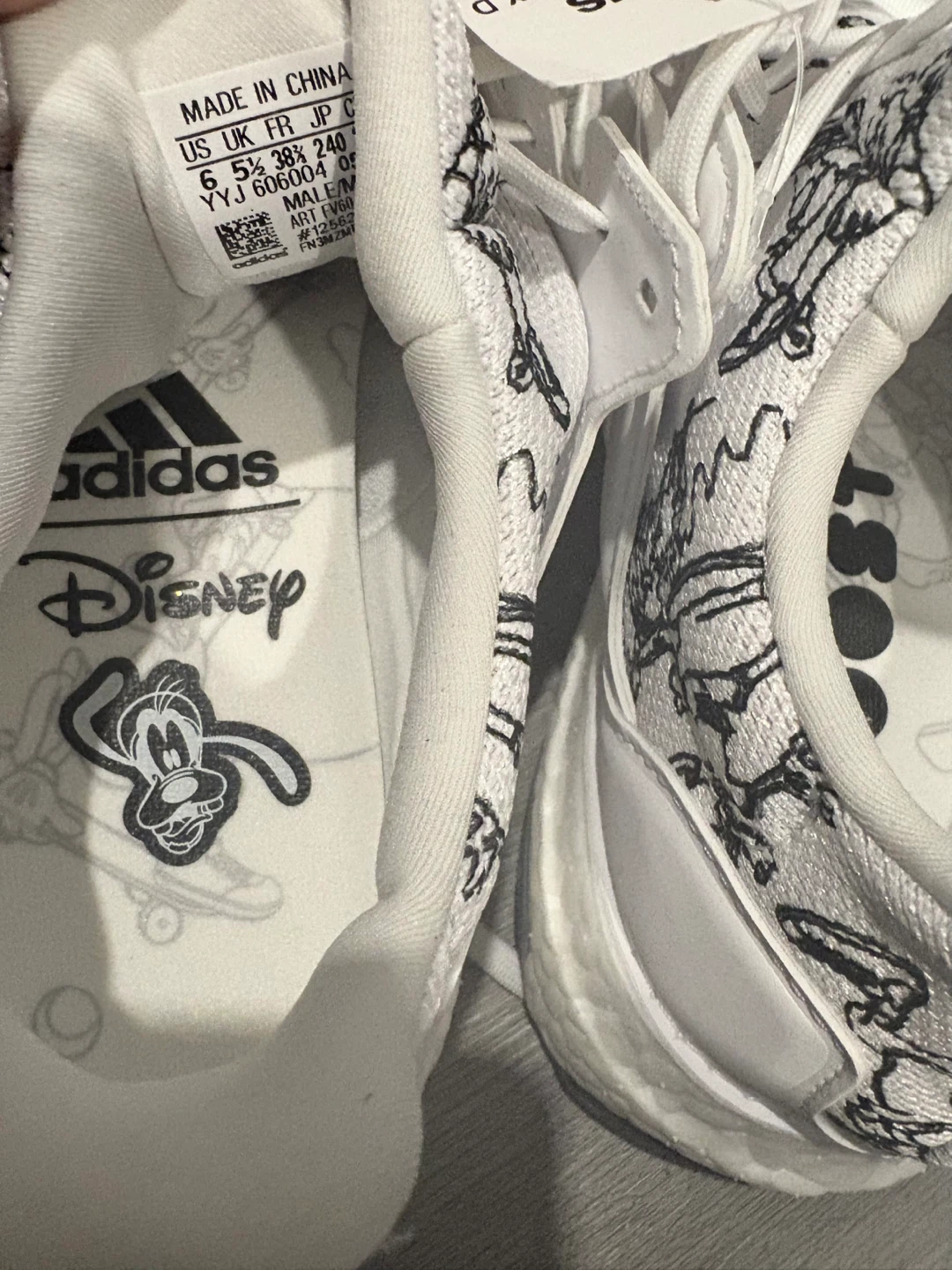 Adidas Ultraboost DNA x Disney Goofy Sneakers - photo 4