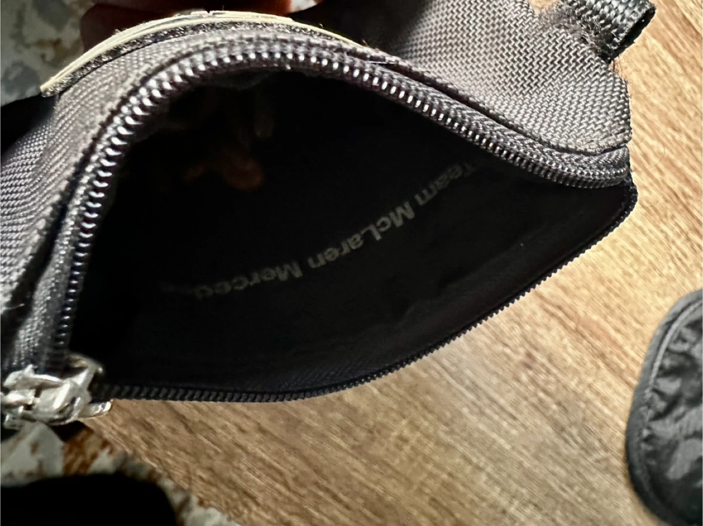 Team McLaren Mercedes Formula 1 Pouch - photo 3
