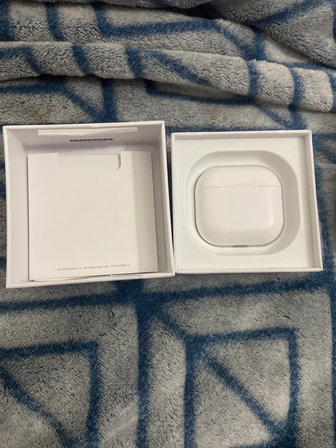 Apple AirPods 4th Gen with Charging Case - photo 2