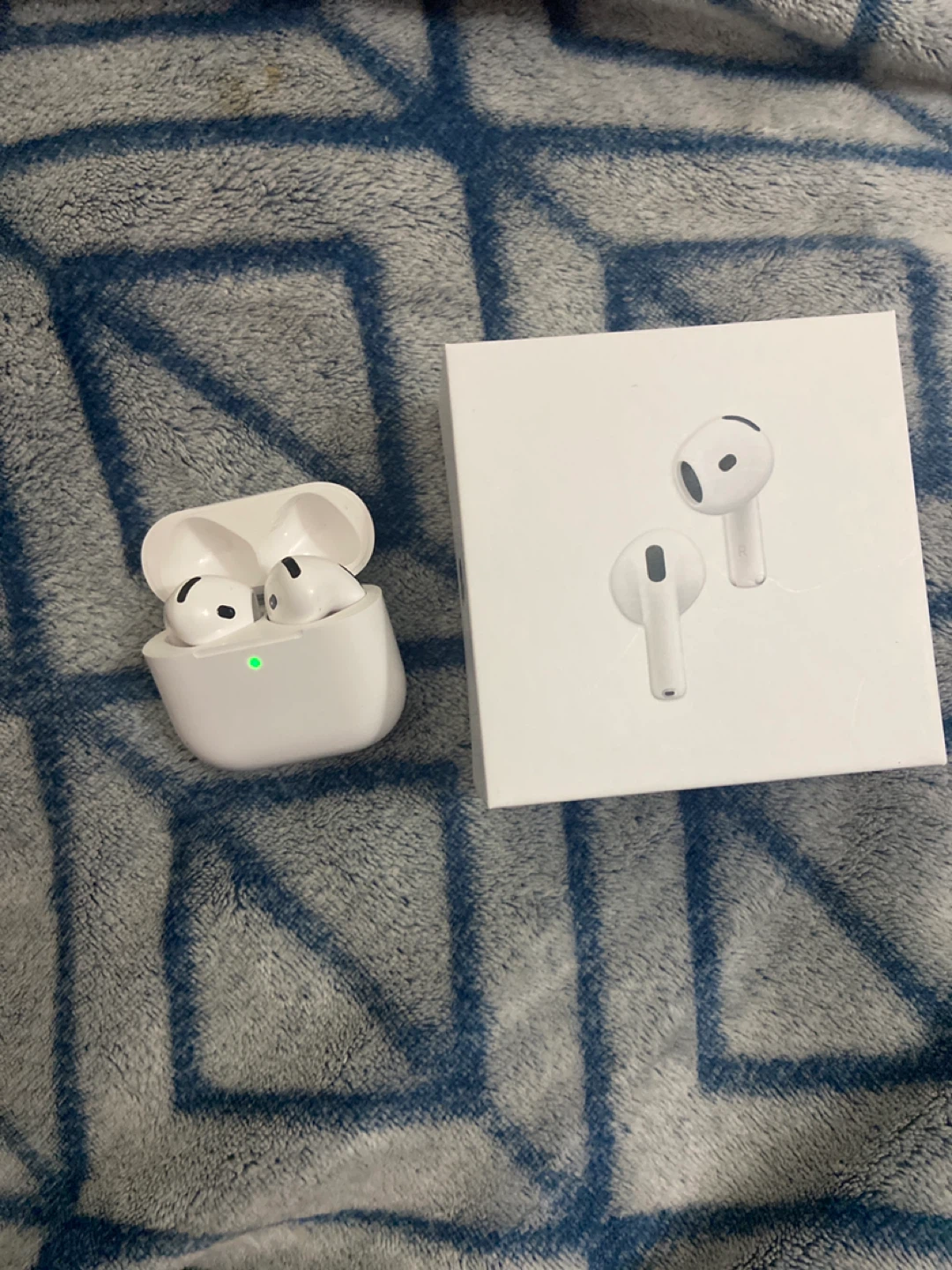 Apple AirPods 4th Gen with Charging Case