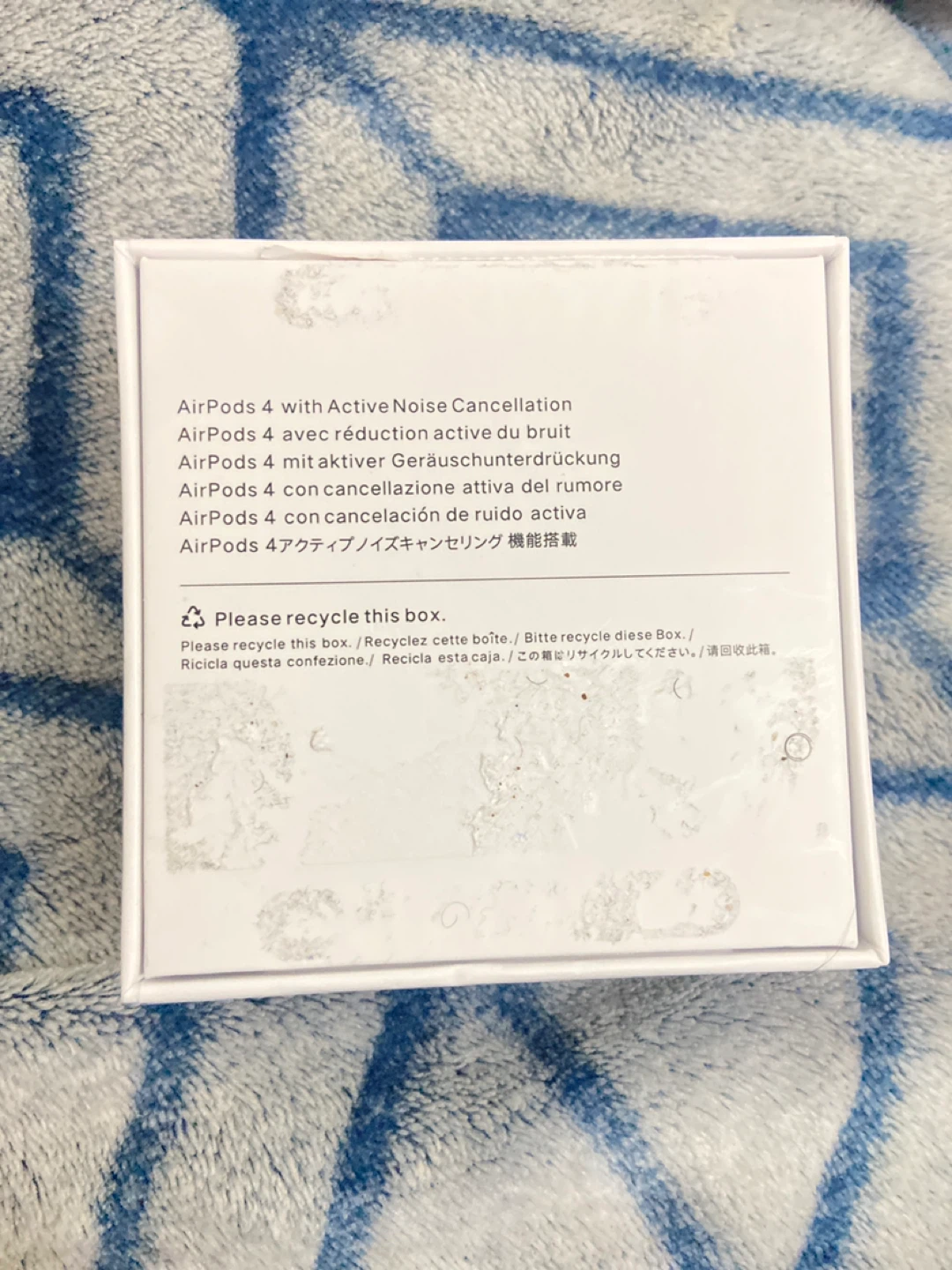 Apple AirPods 4th Gen with Charging Case - photo 3