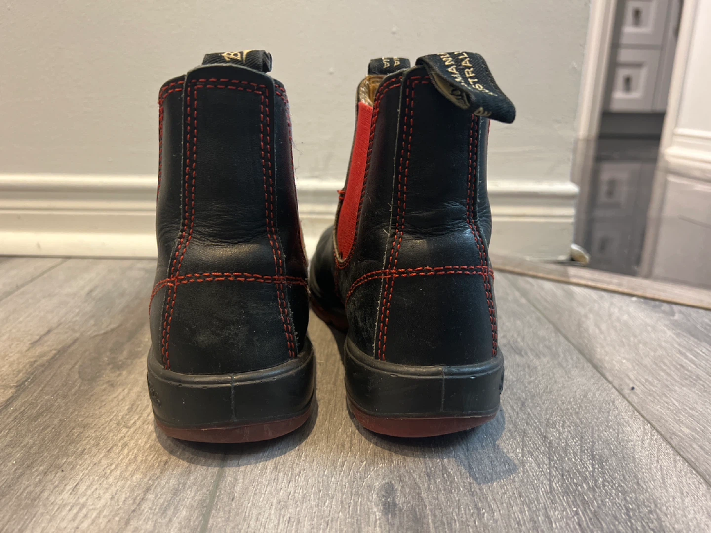 Blundstone Black Leather Chelsea Boots with Red Elastic Side - photo 3