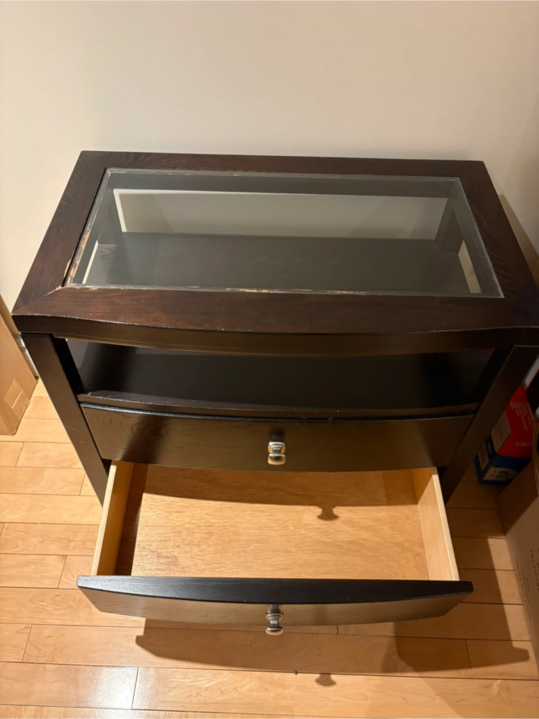 Stanley Furniture Nightstand with Glass Top - photo 4