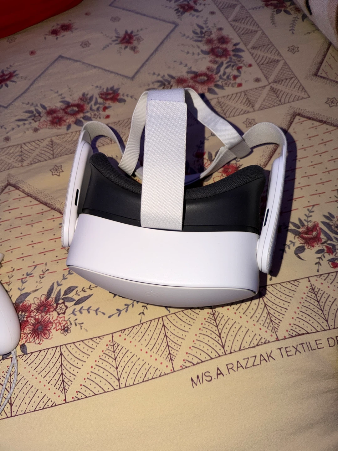 NEEDS TO BE GONE & NEGOTIABLE - Meta Quest 3s VR Headset 128GB - photo 5