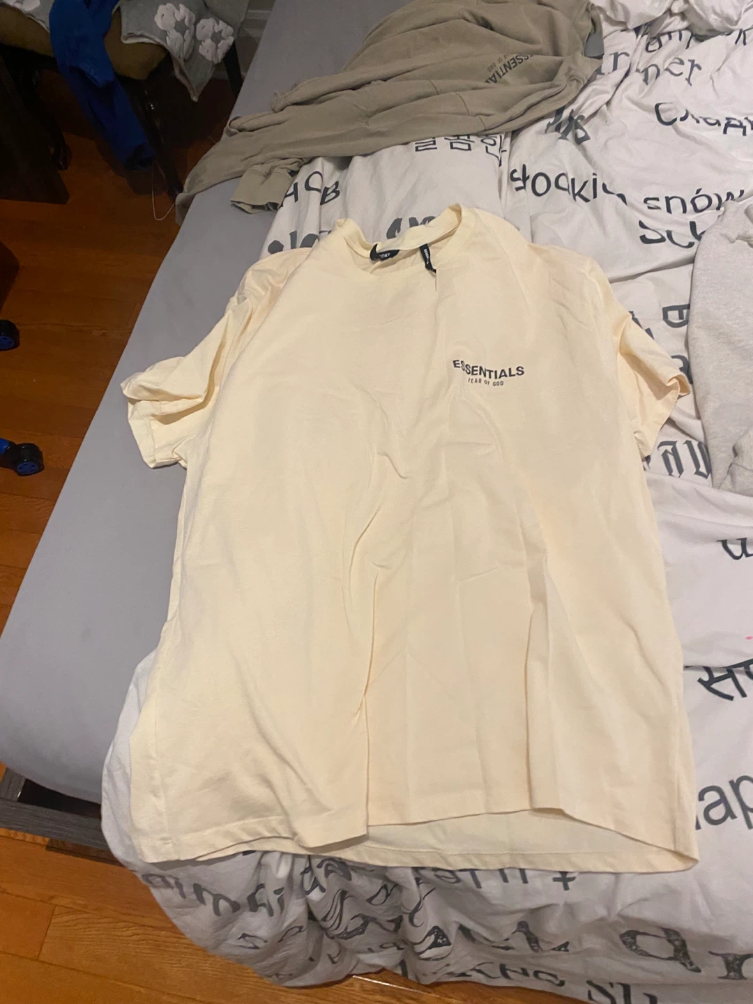 Fear of God Essentials T-Shirt Cream