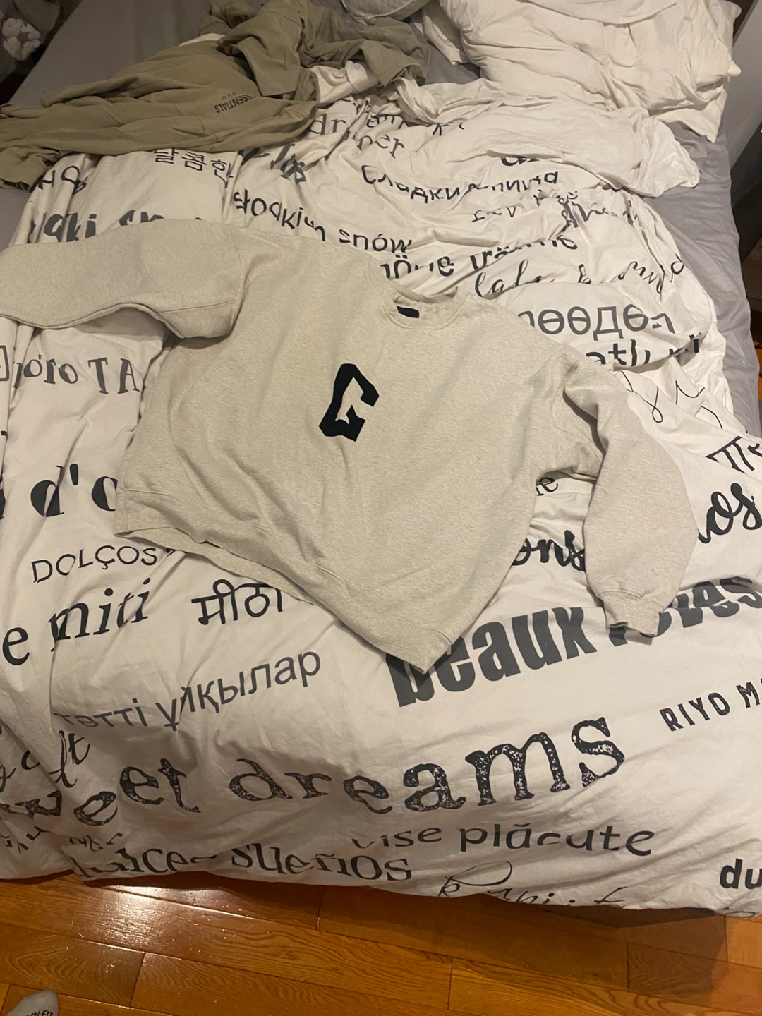Grey Crewneck Sweatshirt with 'G' Logo - photo 2