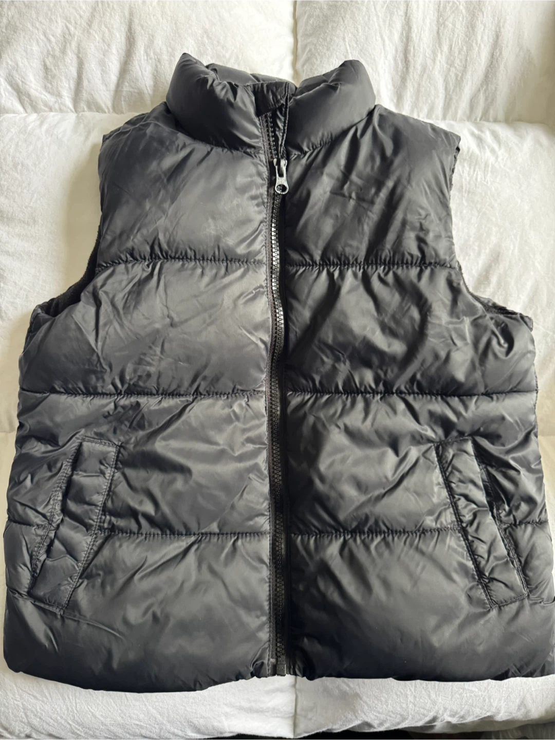 Old Navy Puffer Vest Black Size S (6-7)