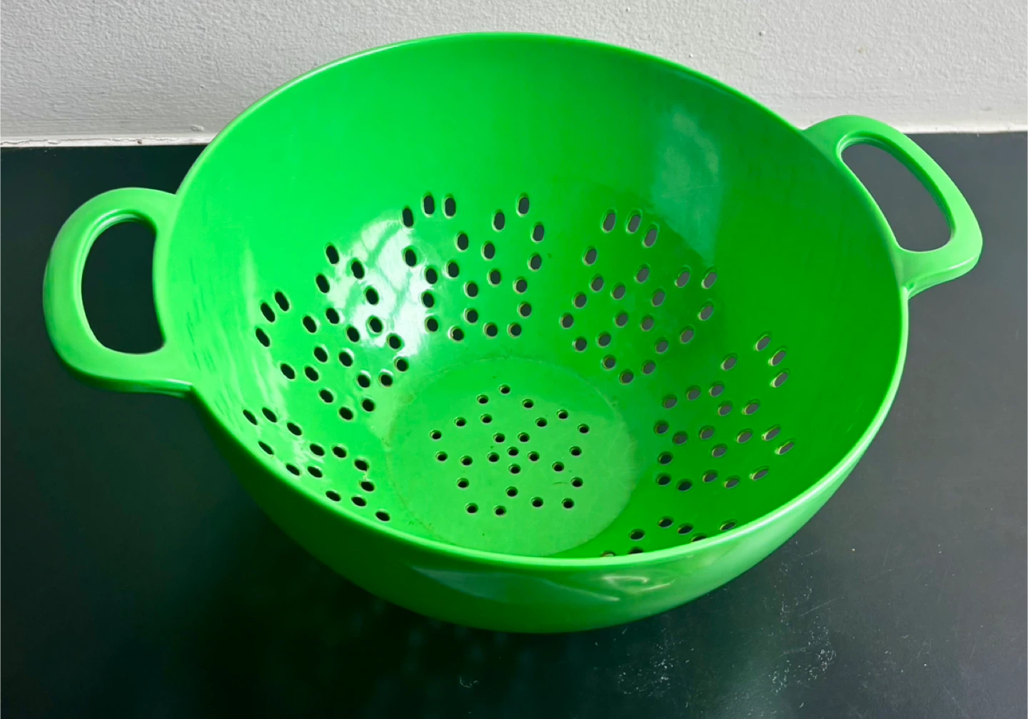 Green Plastic Colander - photo 2