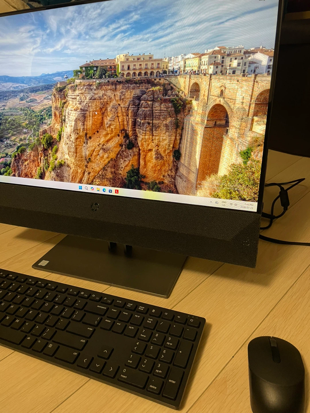 All in one PC 24’’ i5 9th 16GB 256GB NVME 1TB - photo 3