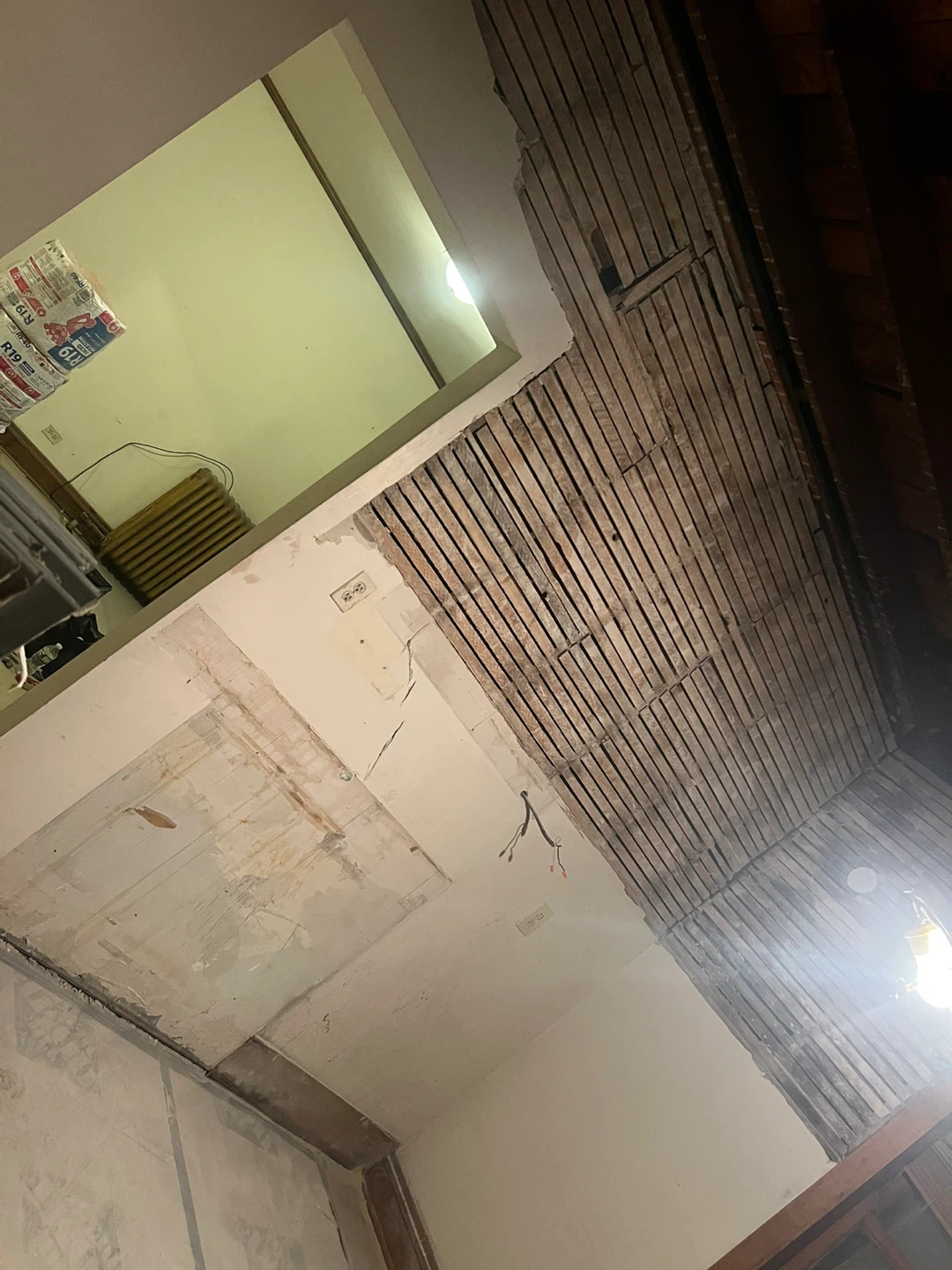 Outlet- paint - drywall- railing - porch dock -….. - photo 5