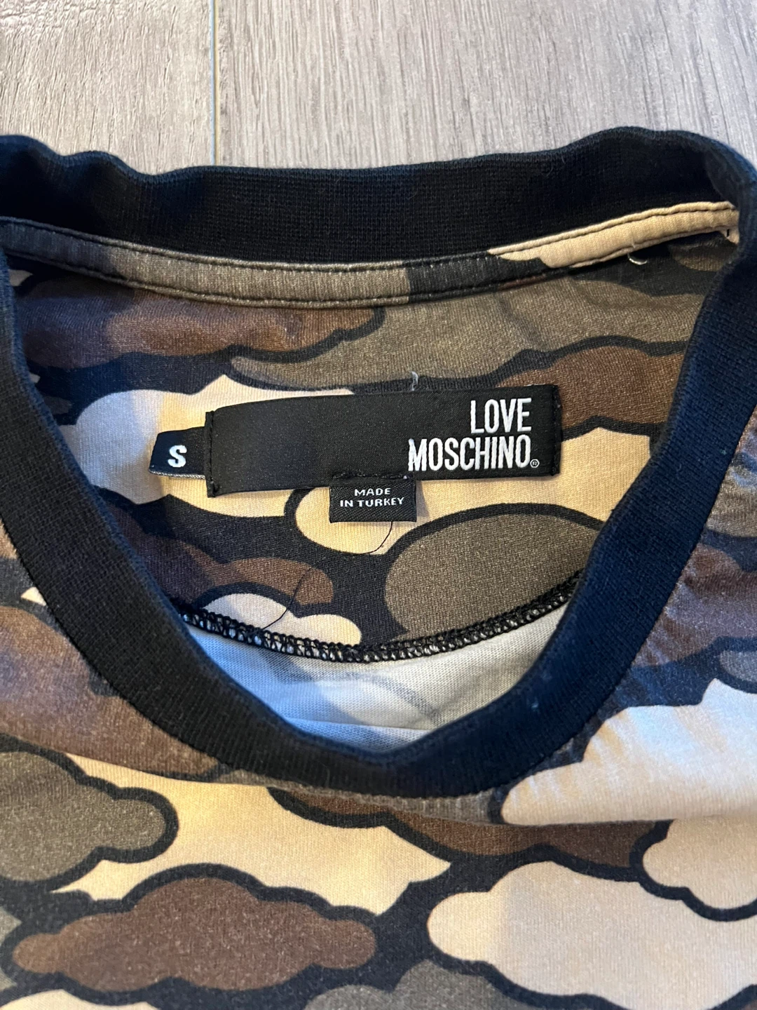 LOVE MOSCHINO Cloud Camo T-Shirt Size S - photo 3