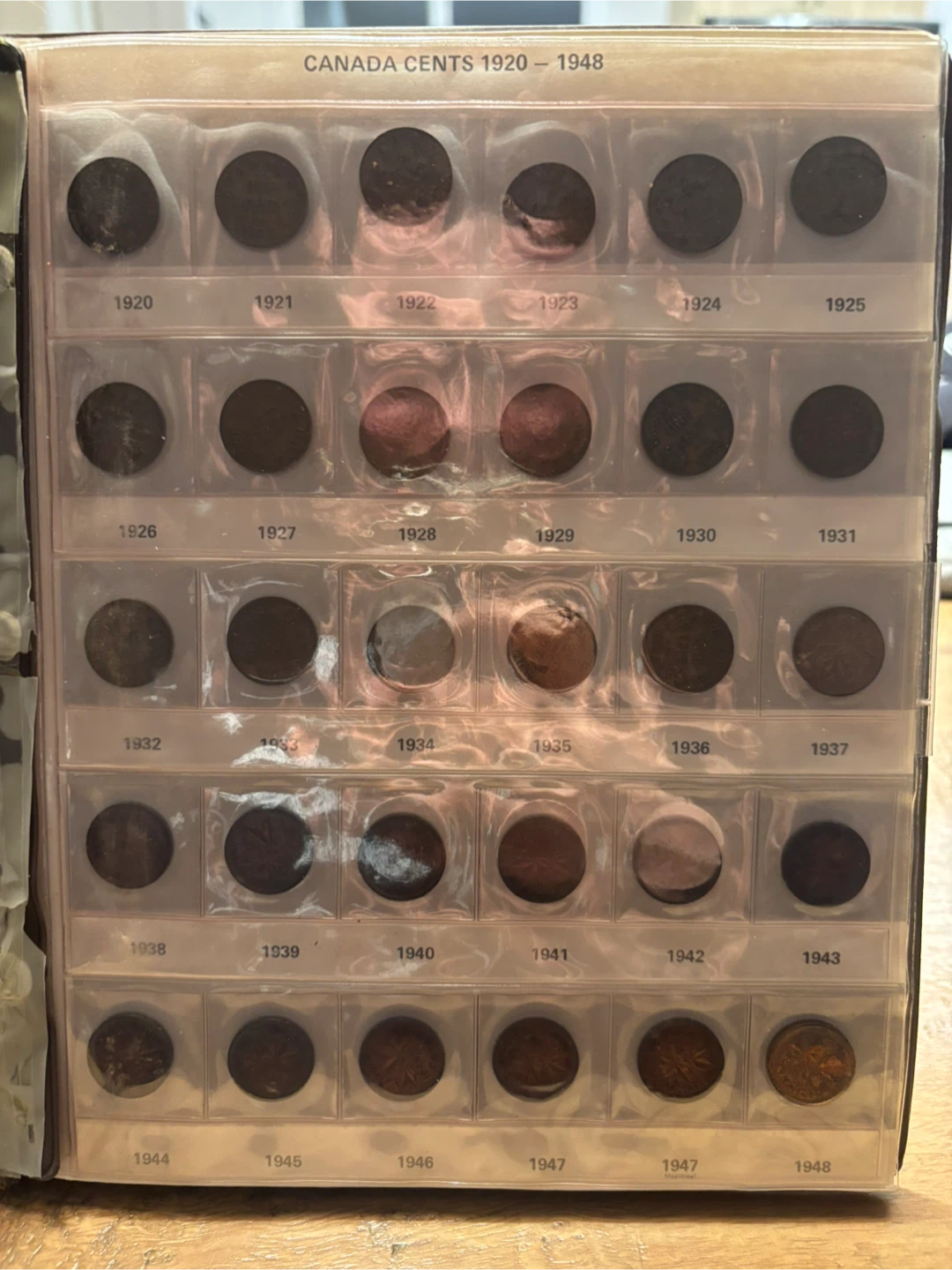 Canadian Small Cents Collection Binder (1920–2002) - photo 2