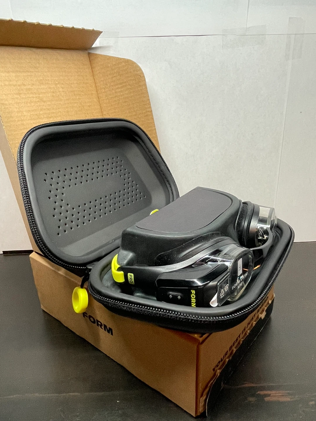 FORM 2 pro smart swim goggles - photo 4