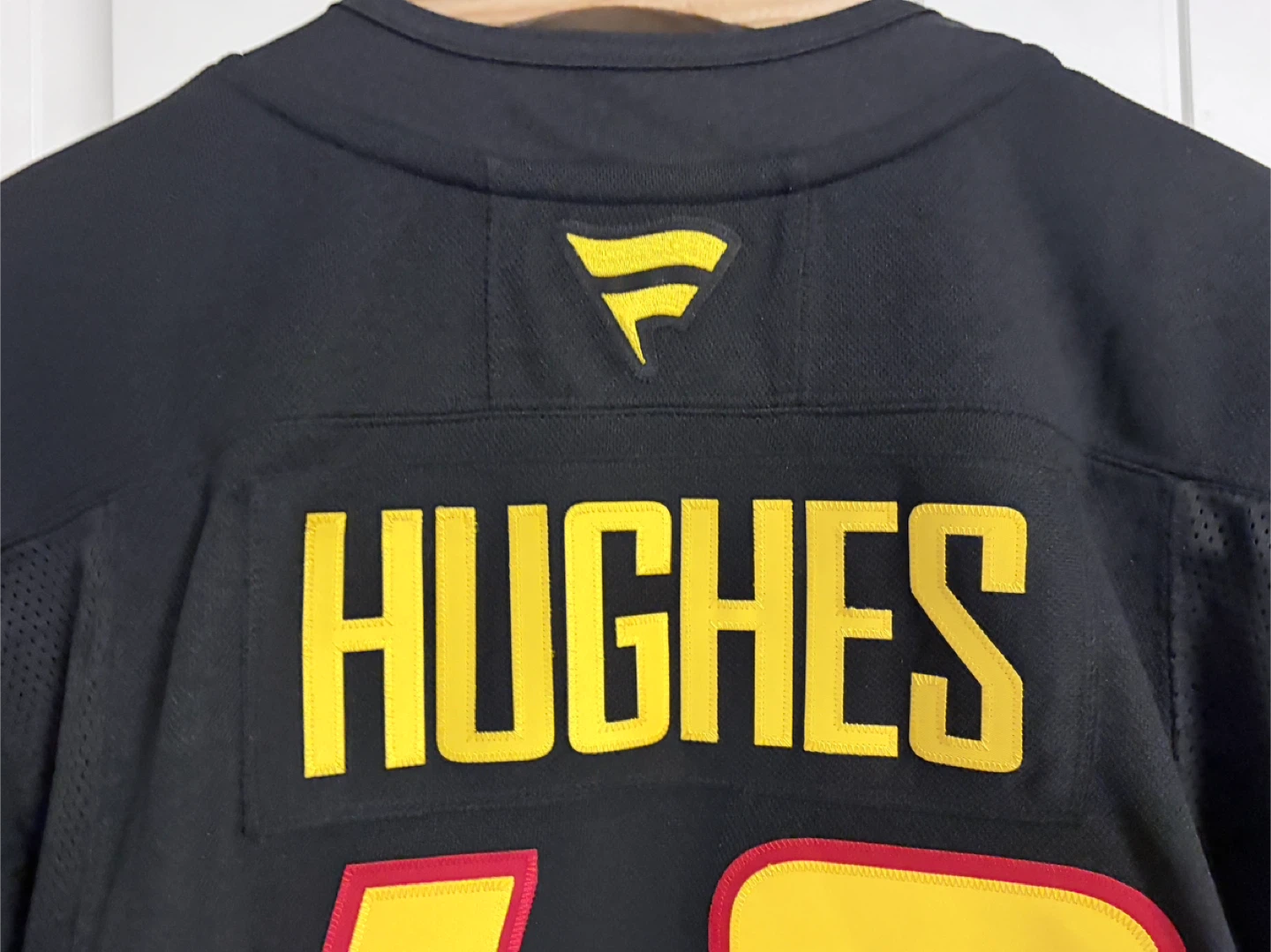 BNWT Authentic Fanatics Vancouver Canucks Quinn Hughes Jersey 54 - photo 3