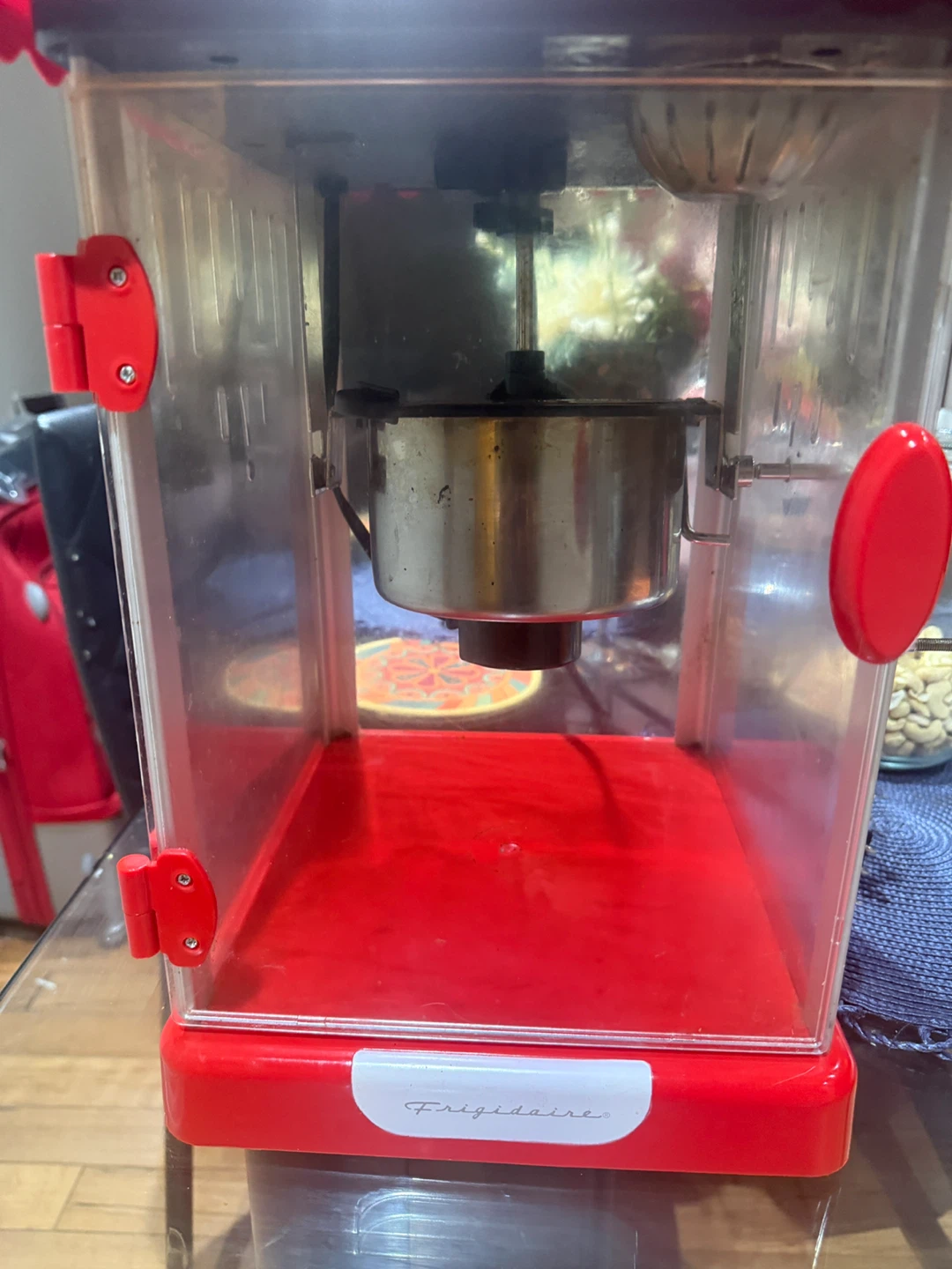 Frigidaire Red Retro Popcorn Machine - photo 5