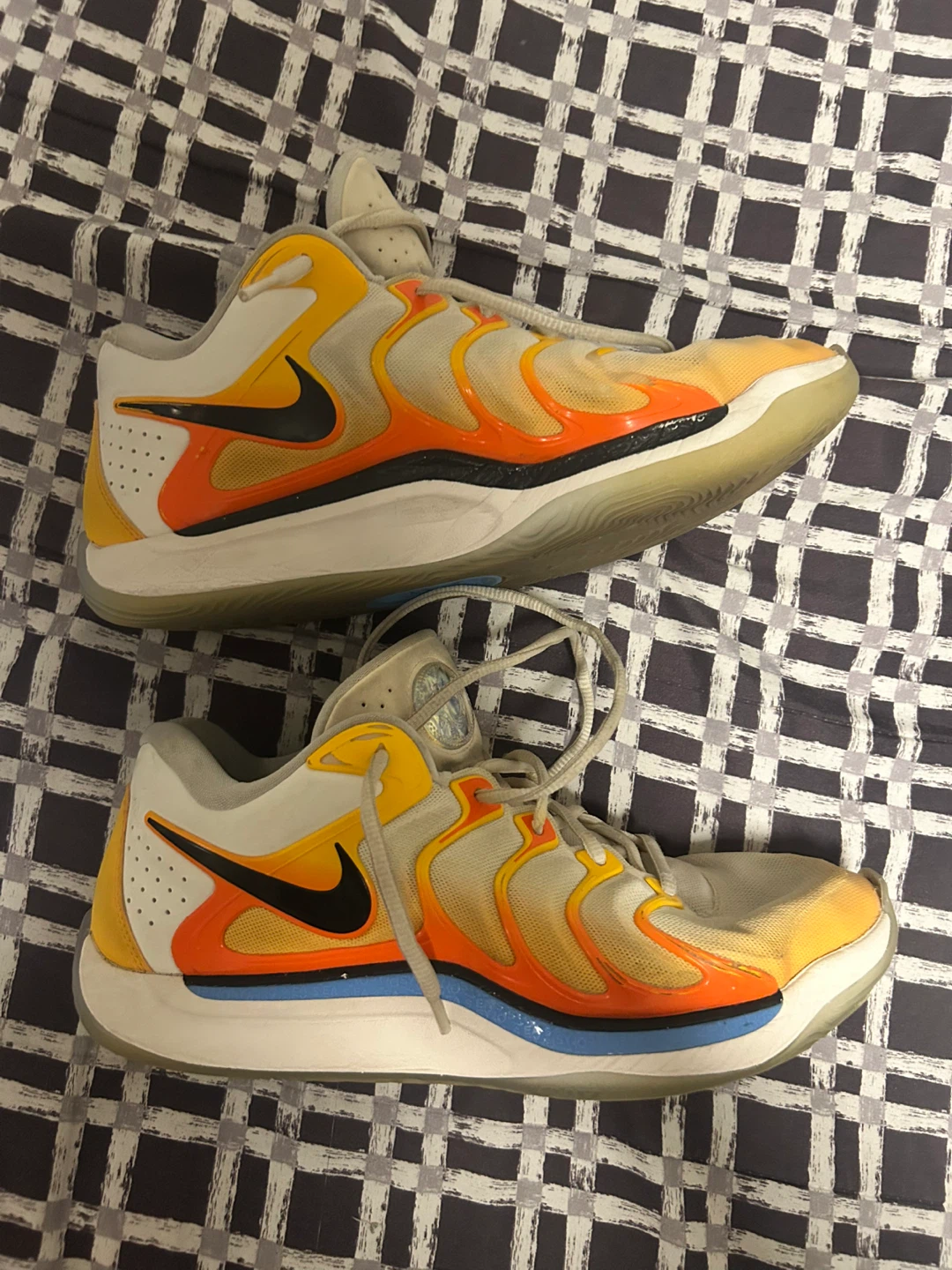 KD 17 basketball shoes