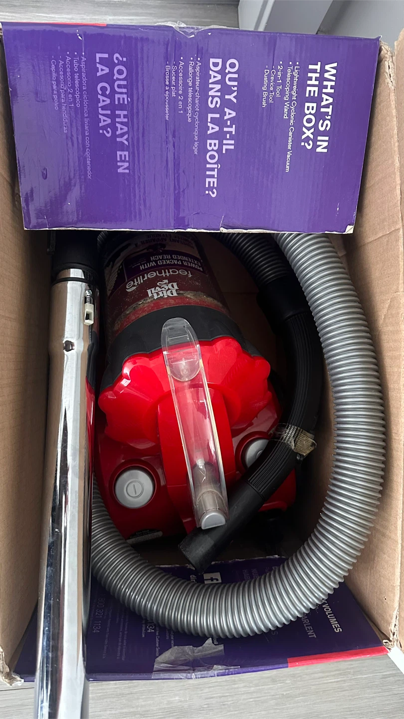 Dirt Devil FeatherLite Vacuum - photo 2