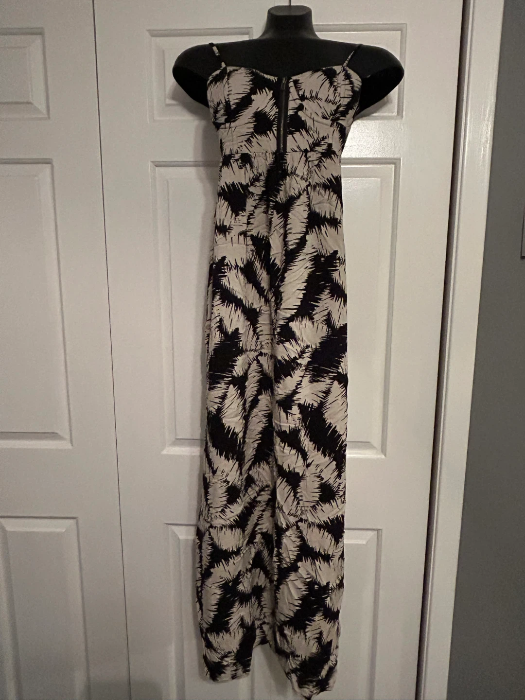 Elle Black and Cream Leaf Print Maxi Dress - Size XS