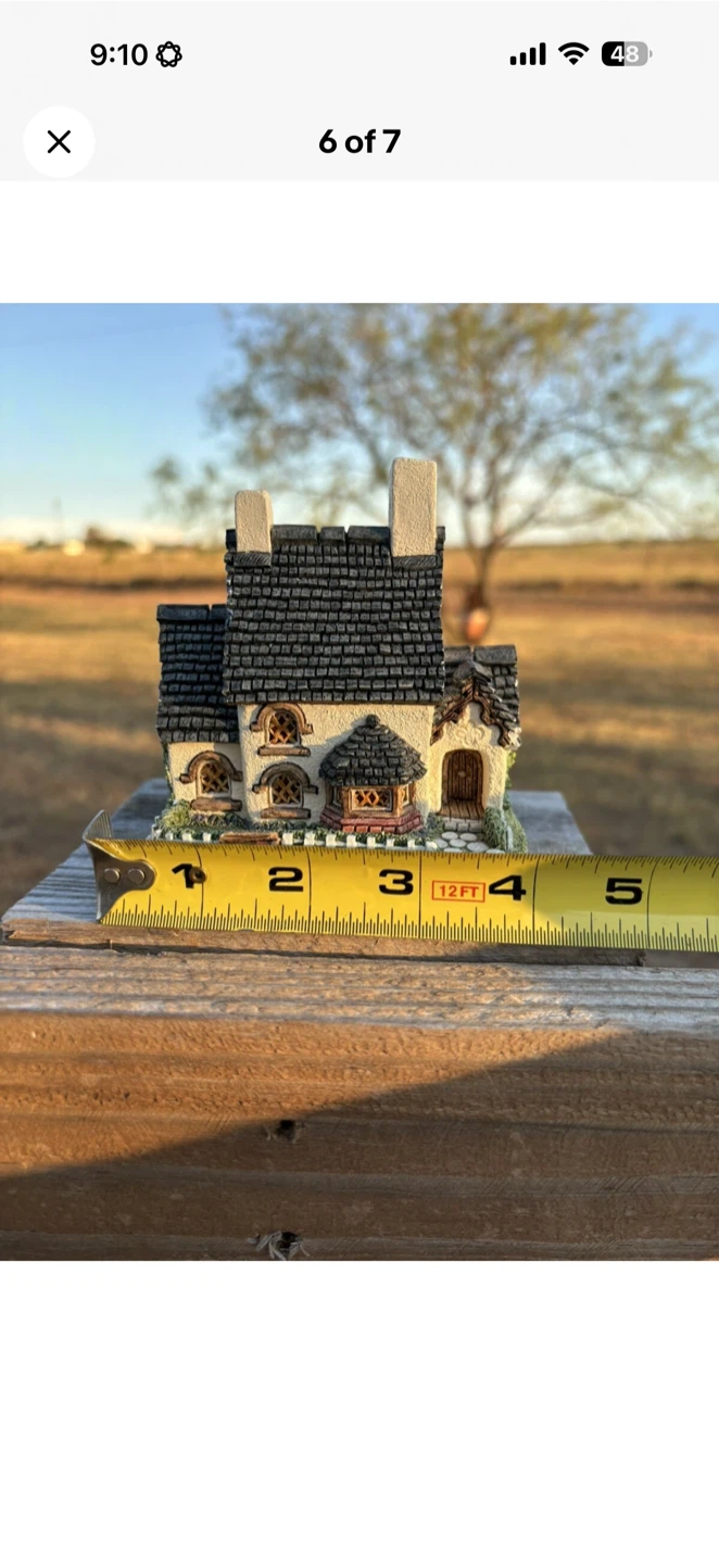 David Winter Miniature Cottage House Display Piece - photo 3