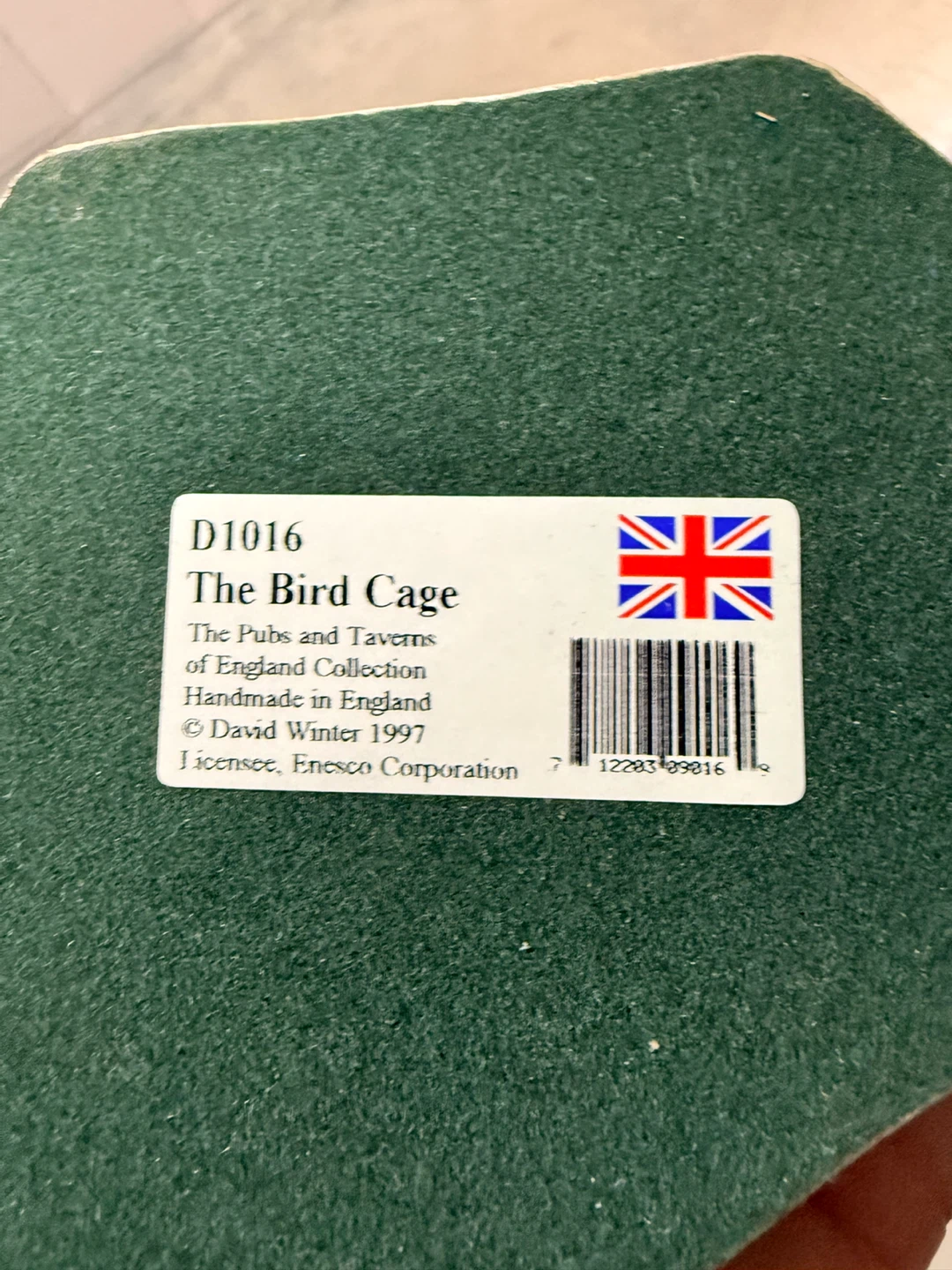 David Winter The Bird Cage Pubs and Taverns Collection Figurine - photo 3
