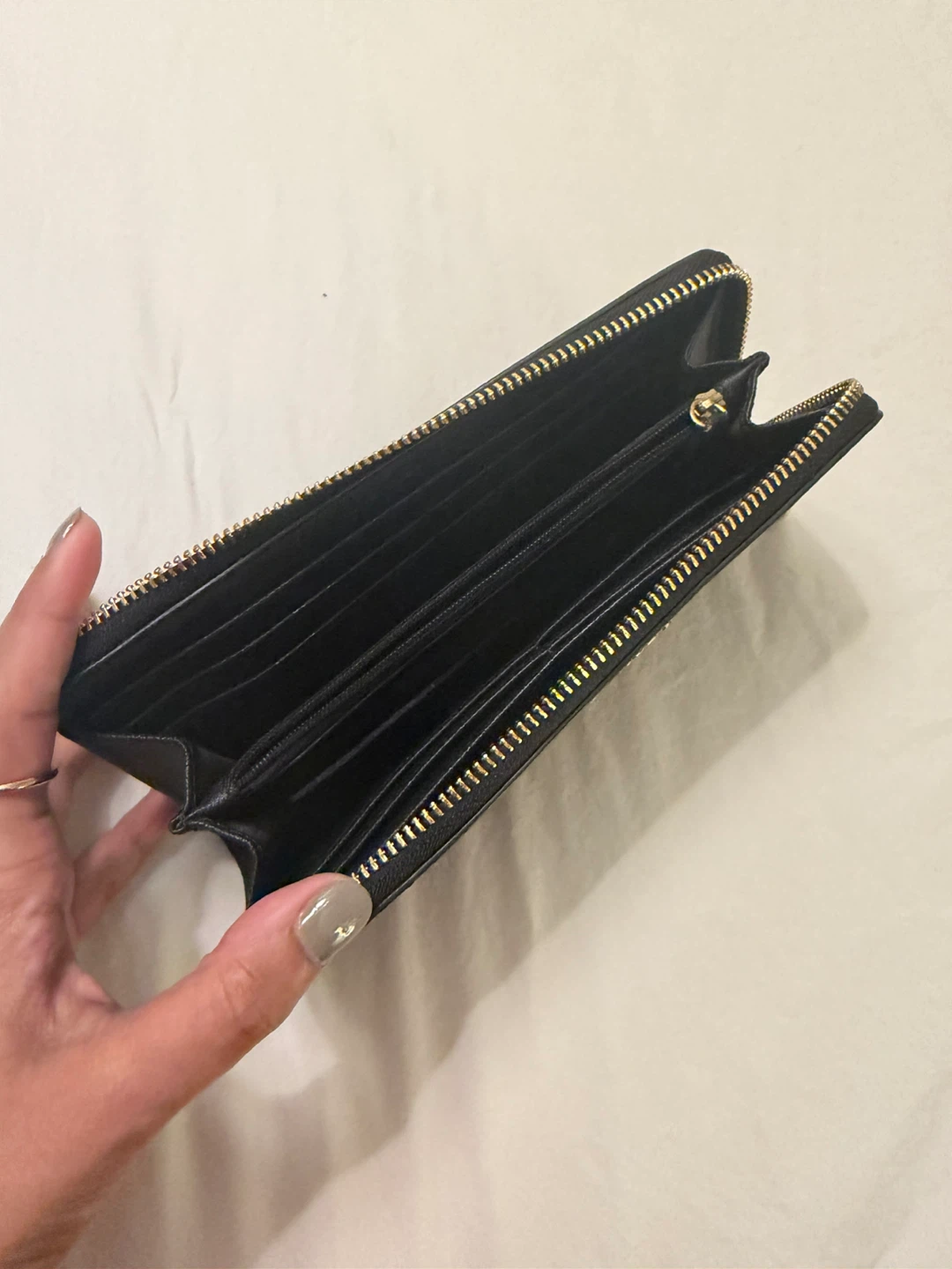 Michael Kors Black Leather Zip Around Wallet - photo 2