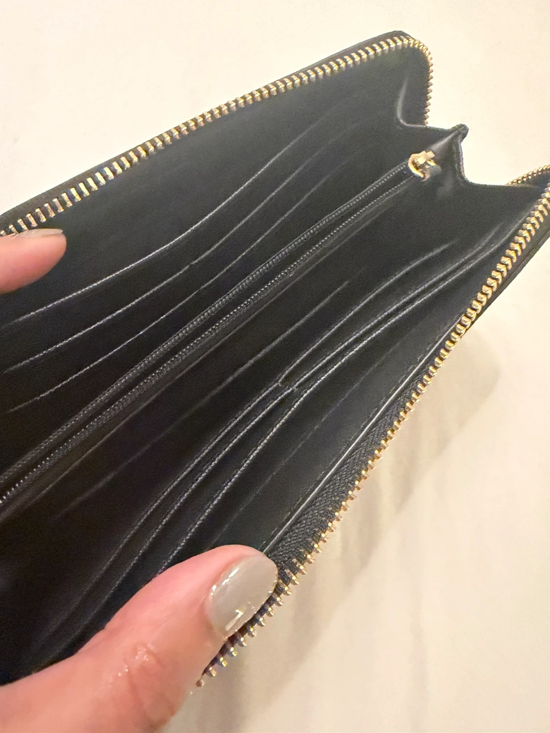 Michael Kors Black Leather Zip Around Wallet - photo 4