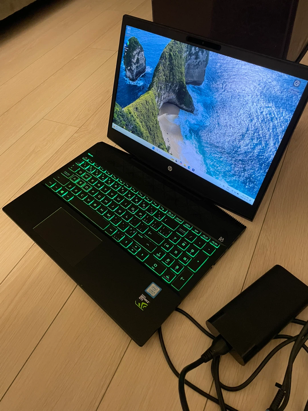 Gaming laptop HP i5 GTX1050 16GB 256GB+1TB