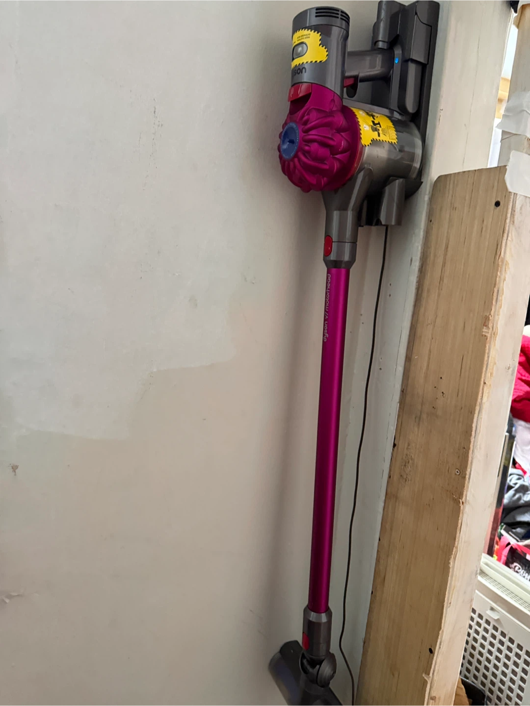 Dyson V10 Vacuum Cleaner - photo 2