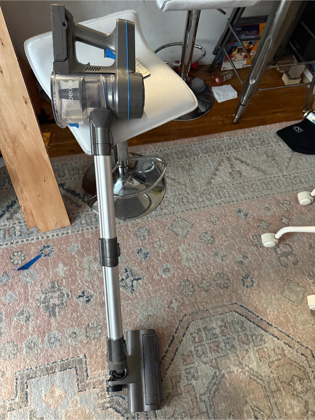 Gtech Cordless Stick Vacuum Cleaner - photo 2