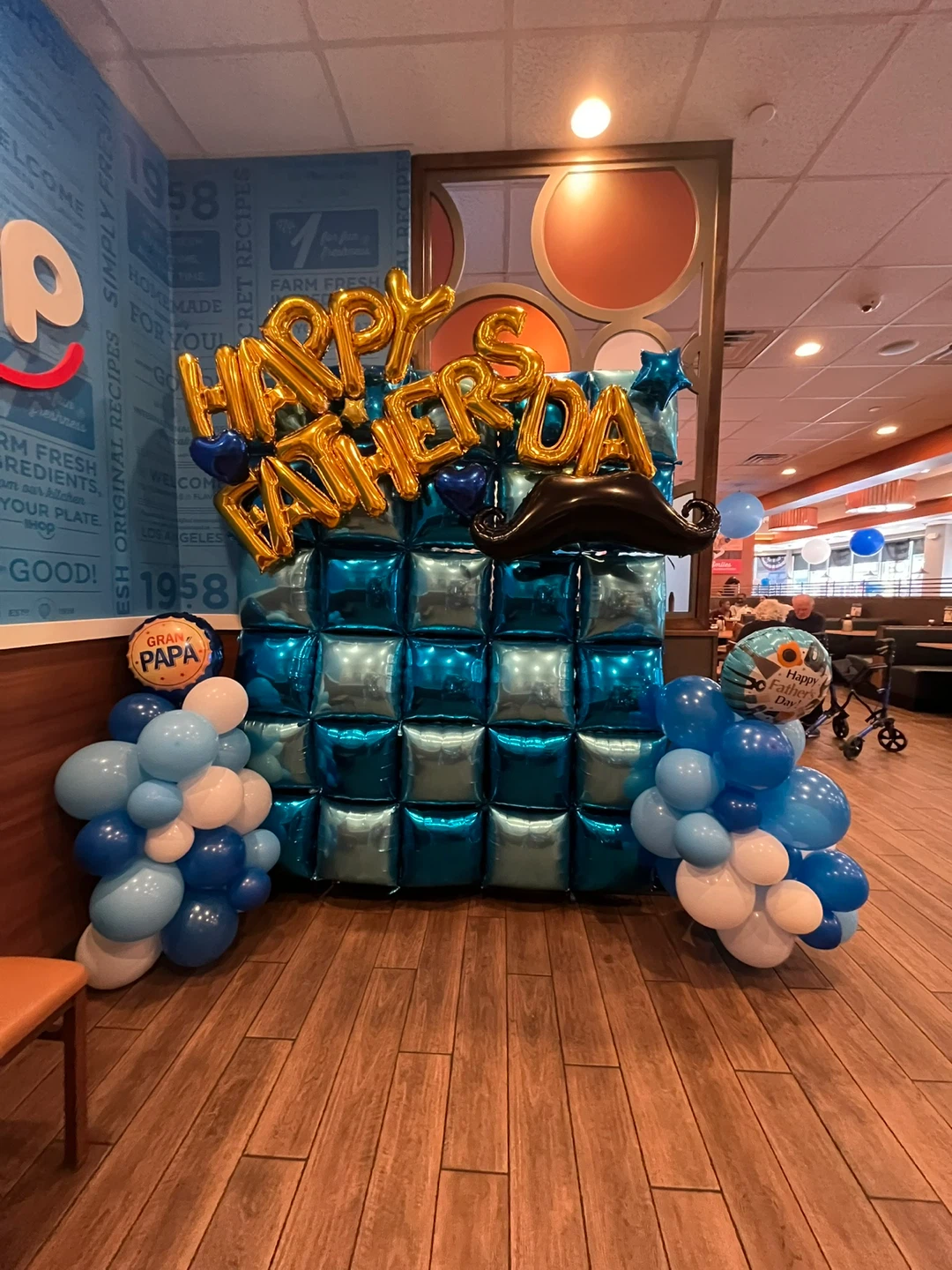 Happy Father's Day Balloon Backdrop & Decor - photo 3