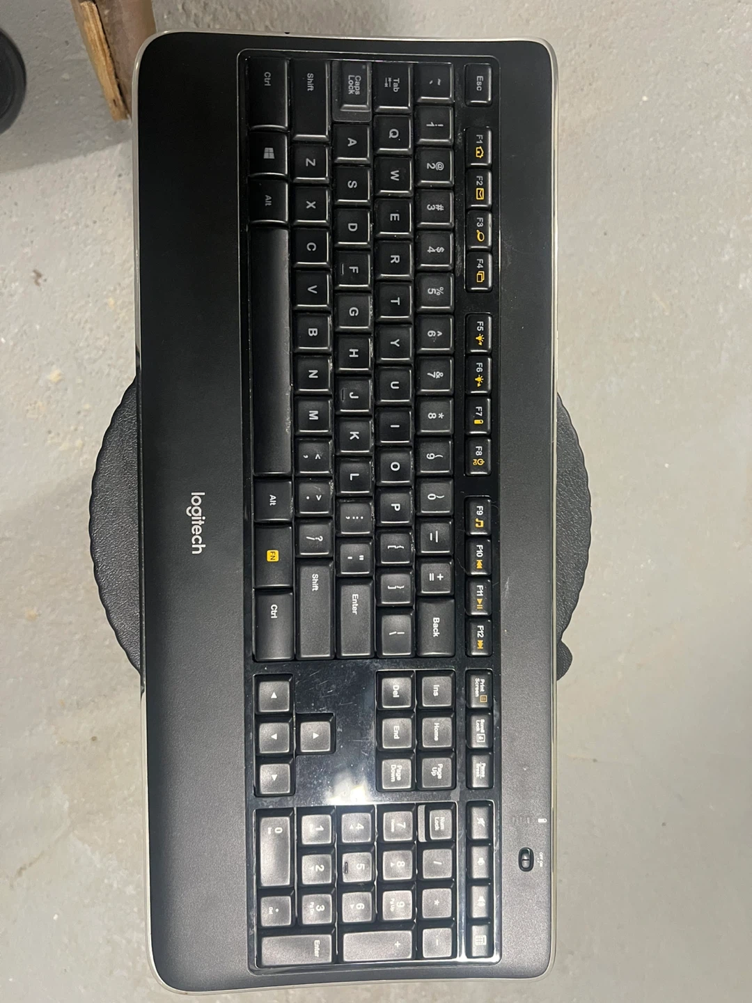 Logitech K800 Wireless Illuminated Keyboard