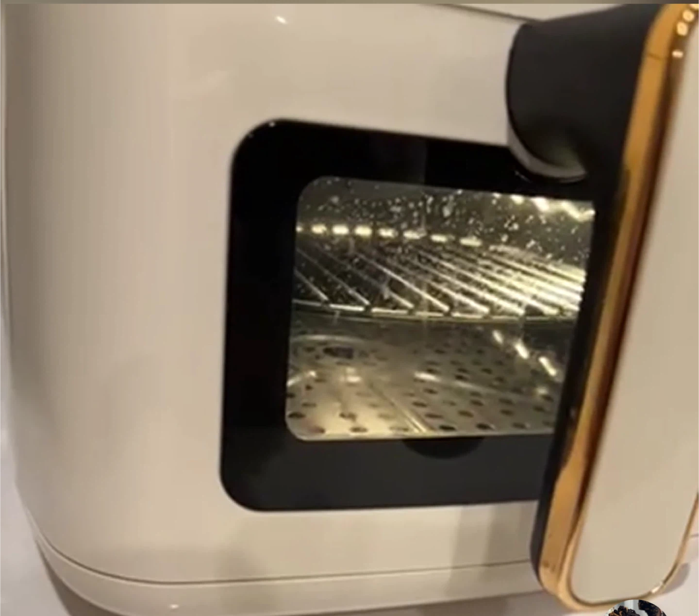Vewior Air Fryer - White & Gold - photo 3