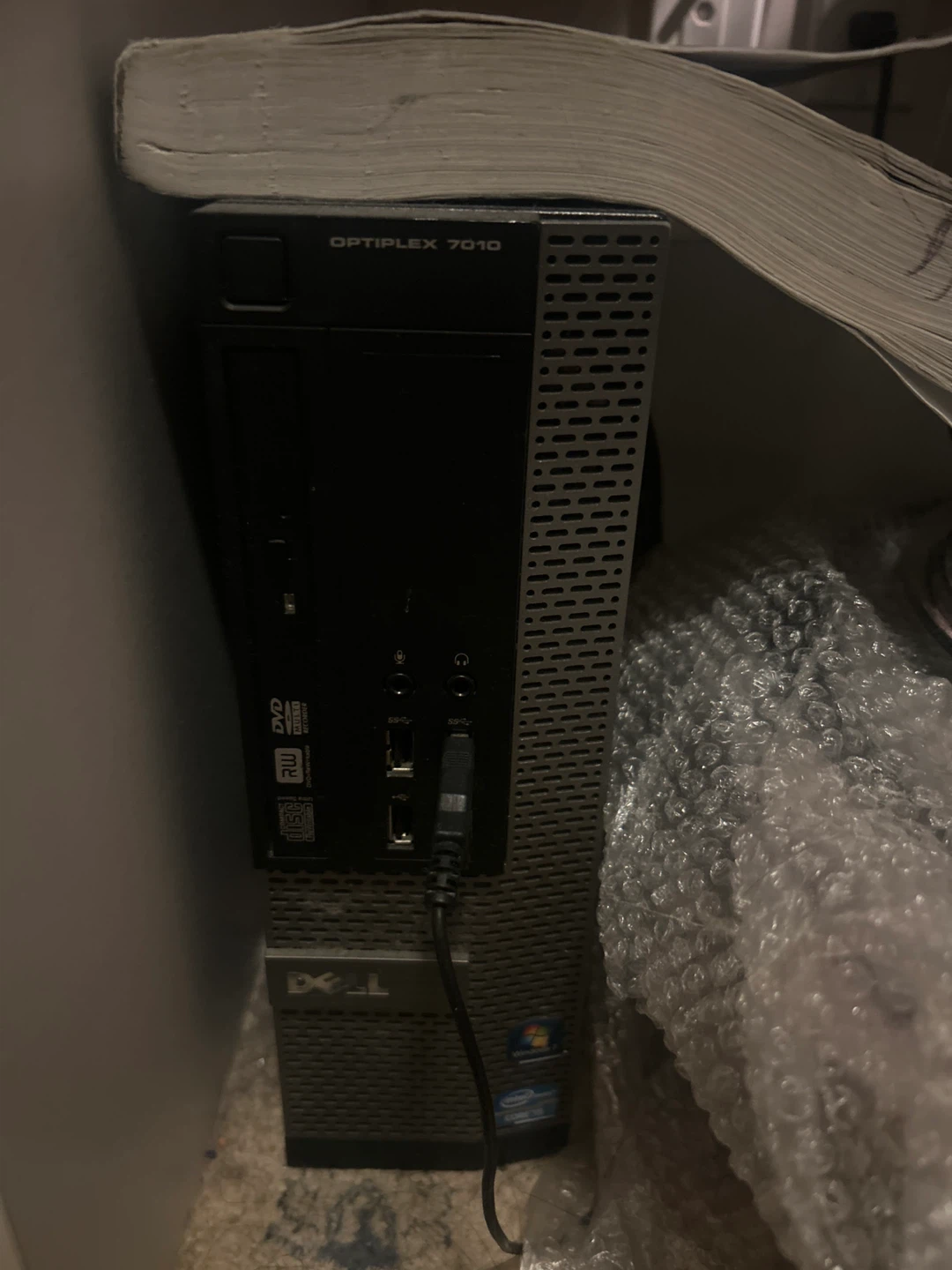 Computer with LG Monitor, Keyboard, and Mouse - photo 2