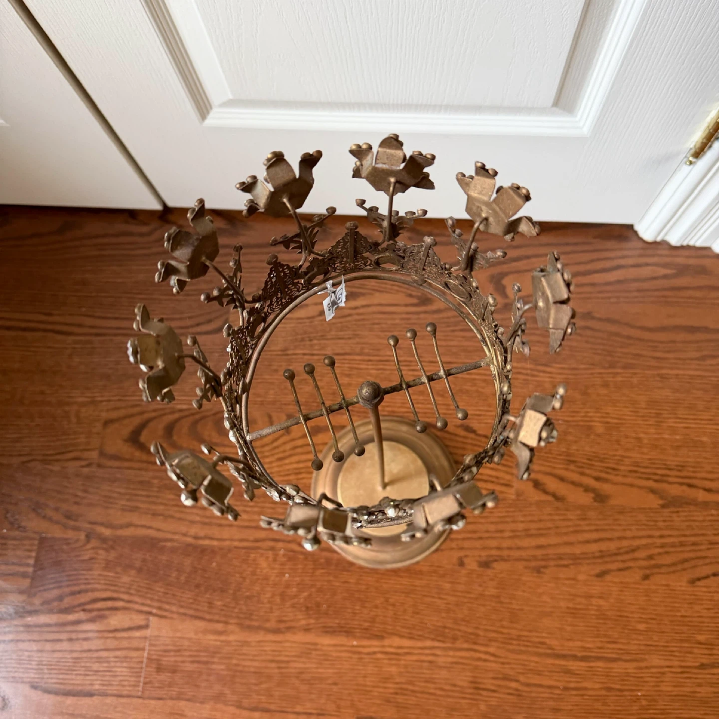 Metallic bronze crown on stand jewellery organizer candle holder - photo 3