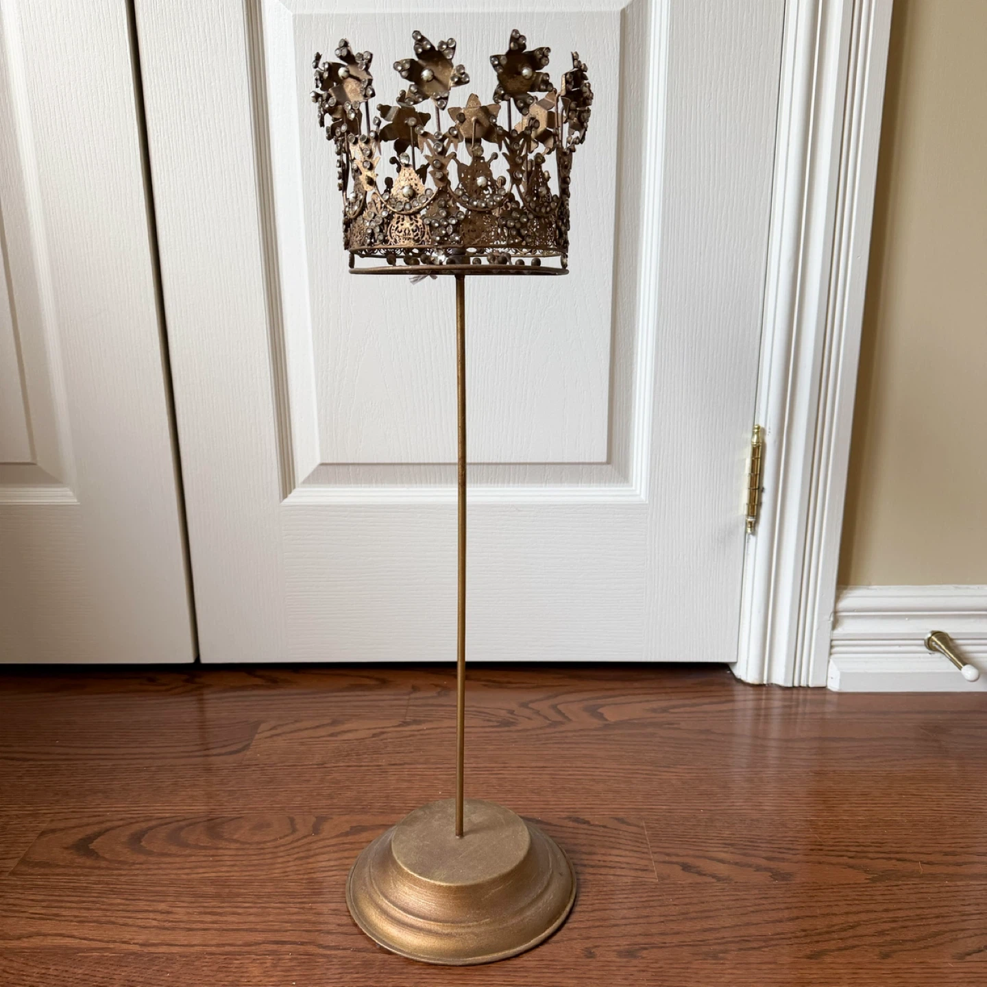 Metallic bronze crown on stand jewellery organizer candle holder