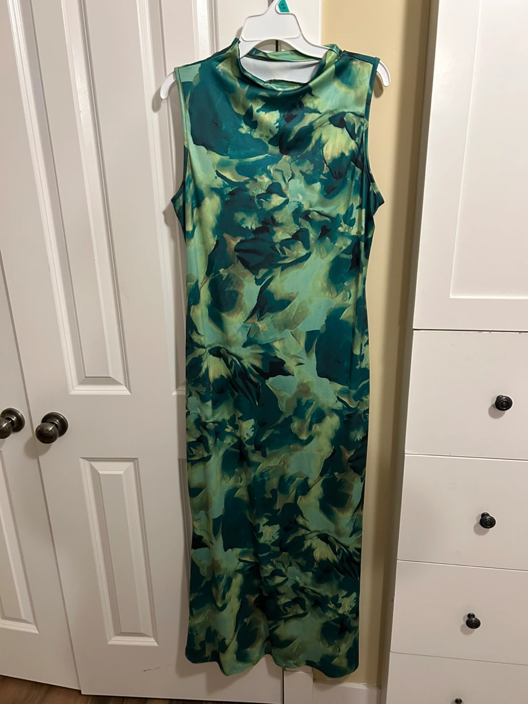 Women's Sleeveless Green Floral Maxi Dress