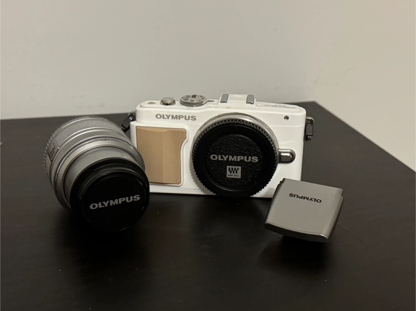Olympus PEN E-PL5 Mirrorless Digital Camera with 14-42mm Lens