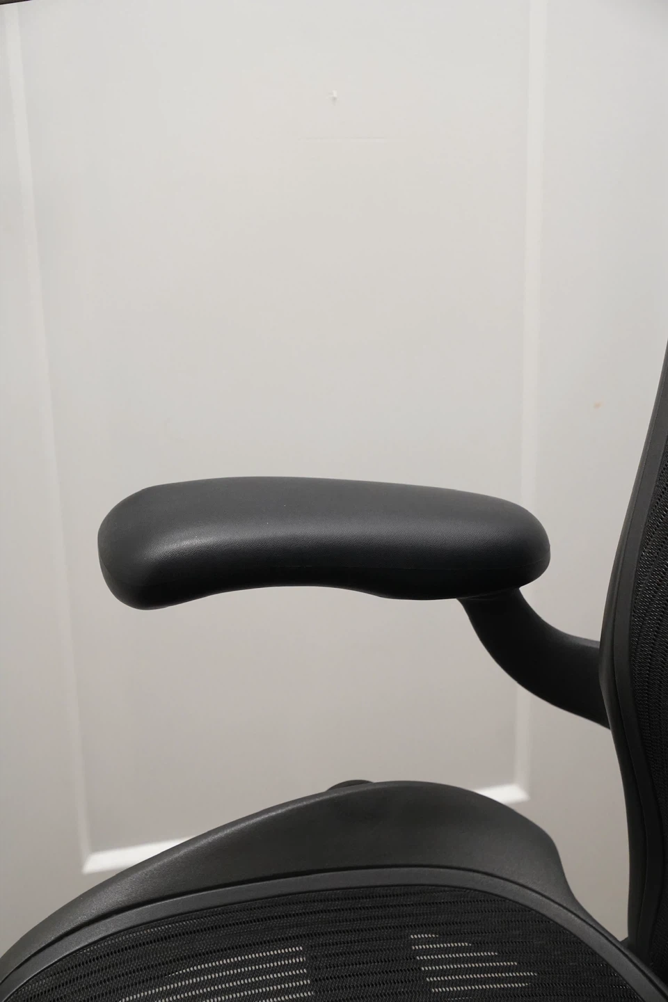 Herman Miller Aeron Chair - photo 5