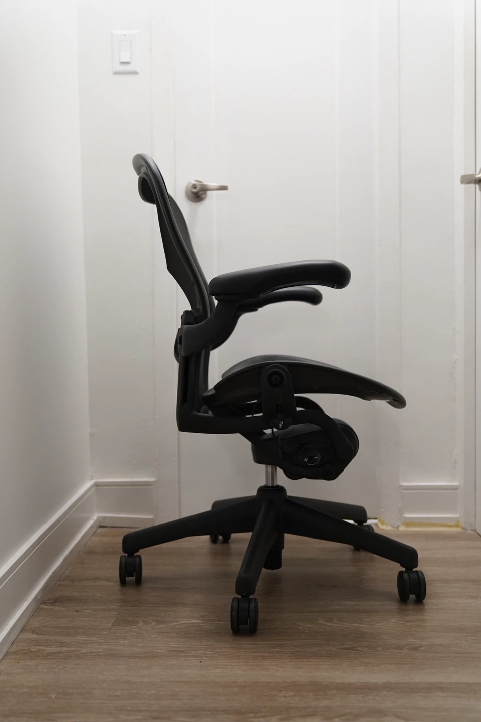Herman Miller Aeron Chair - photo 2