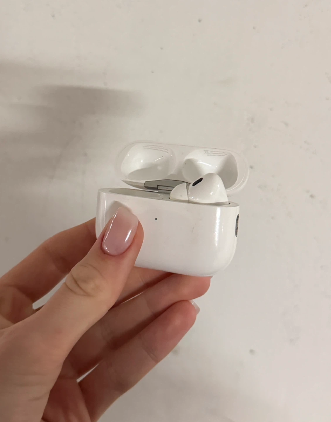 ONE Apple AirPods Pro 2