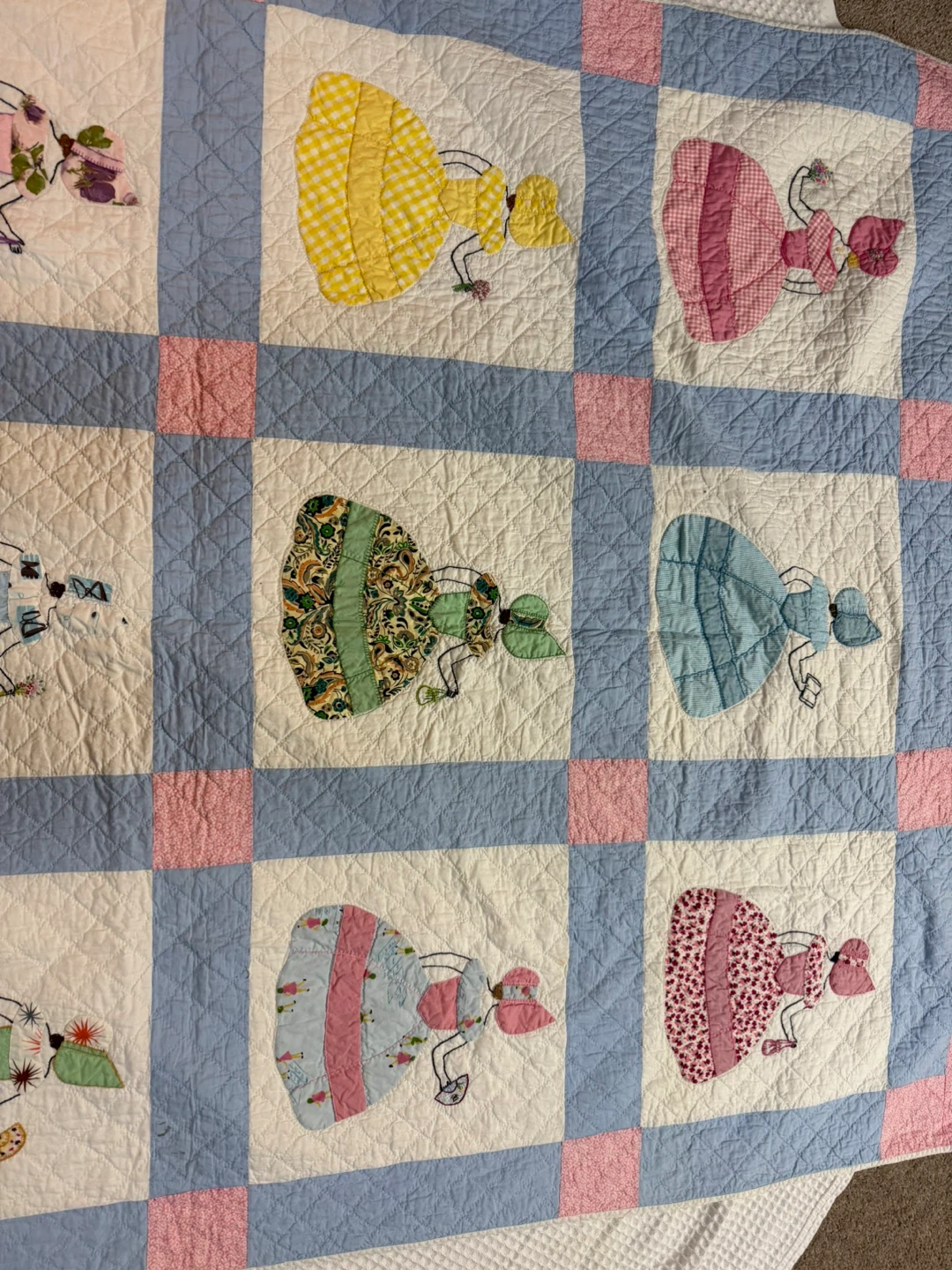 1957 Sunbonnet Sue Quilt Hand Quilted Signed Americana Throw - photo 5