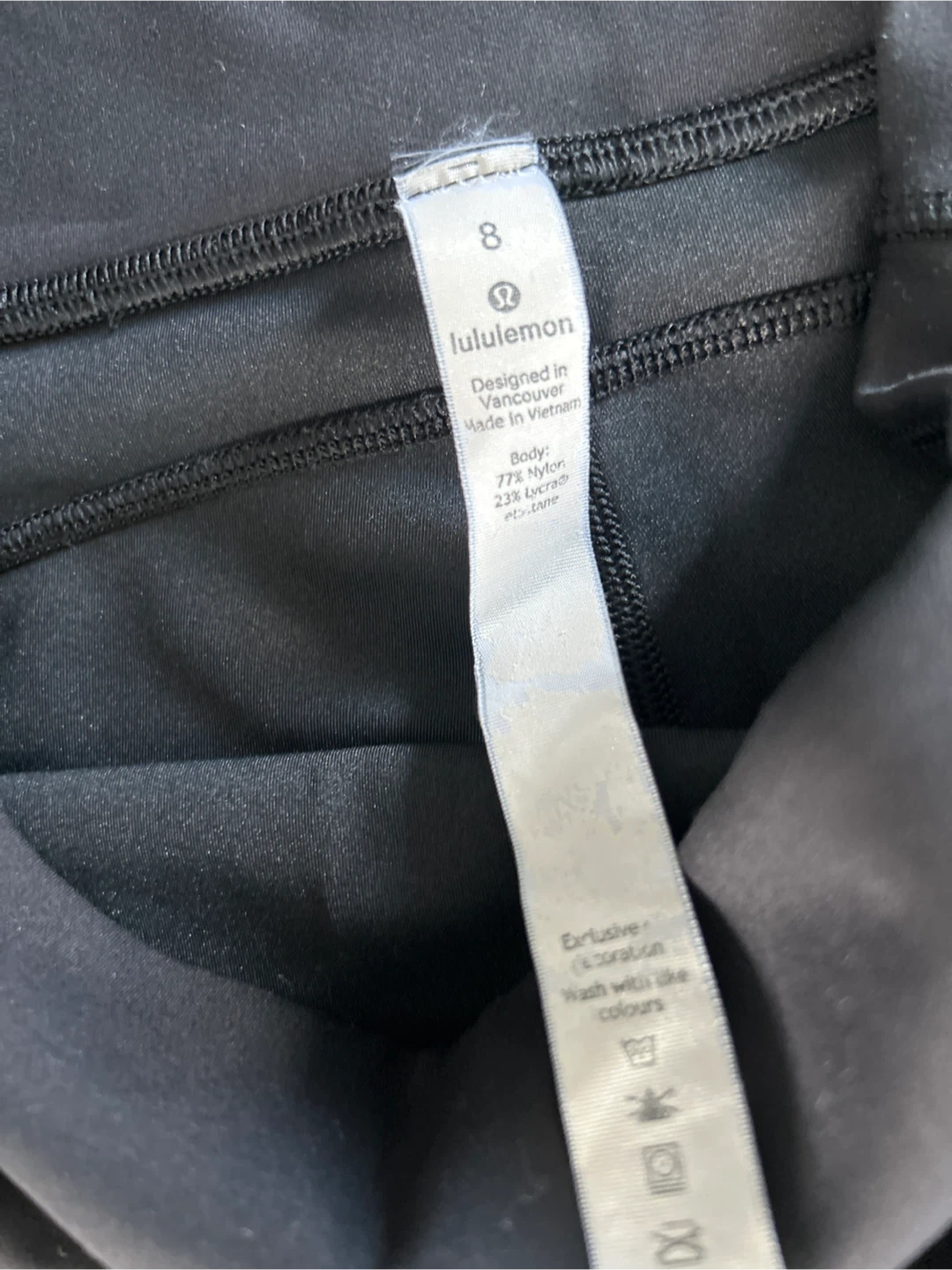 Lululemon Black Crop legging Size 8 lululemon tee size S/M - photo 3